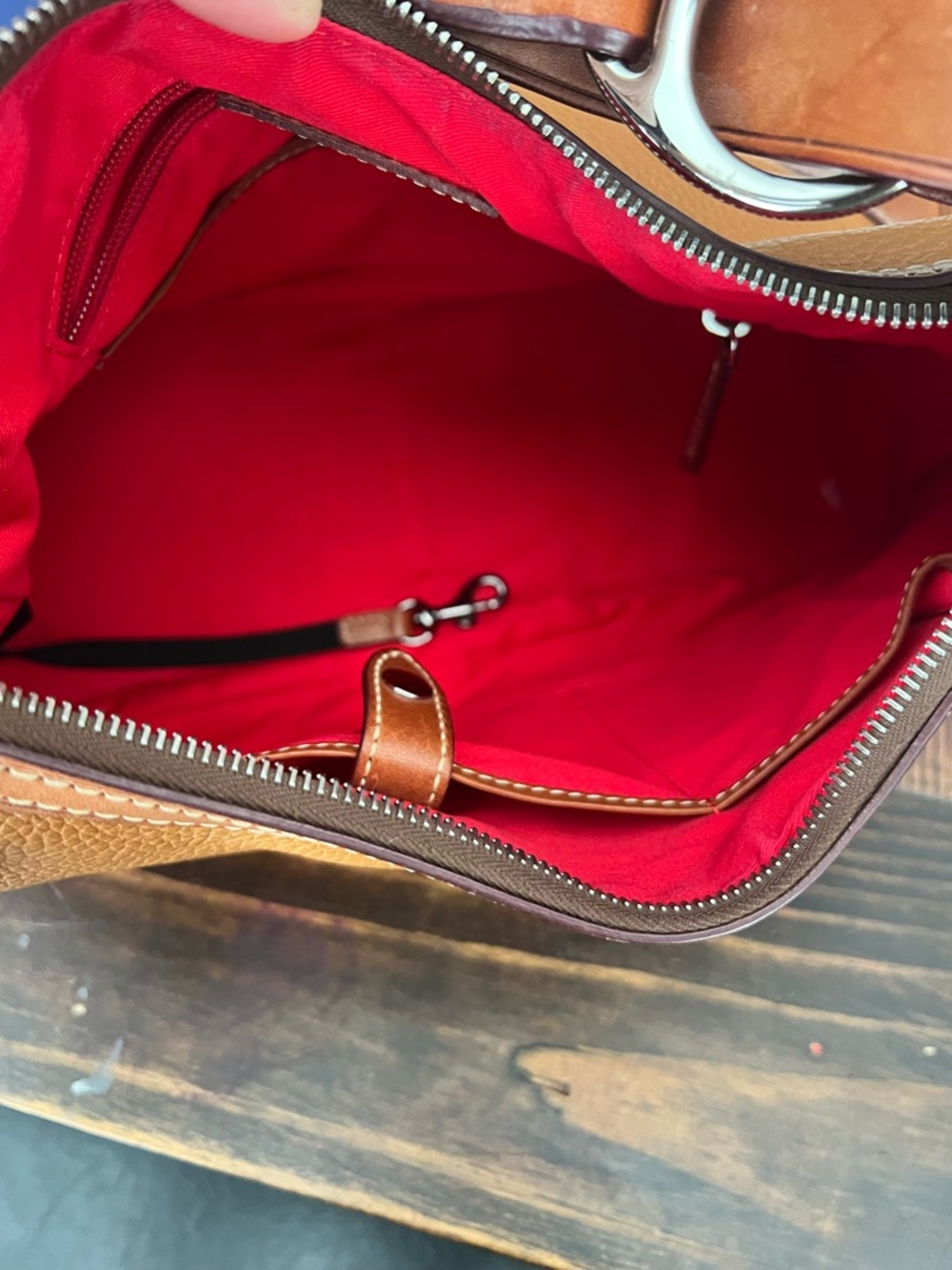 Dooney & Bourke Brown Leather Shoulder Bag with Red Lining - Picture 4 of 6